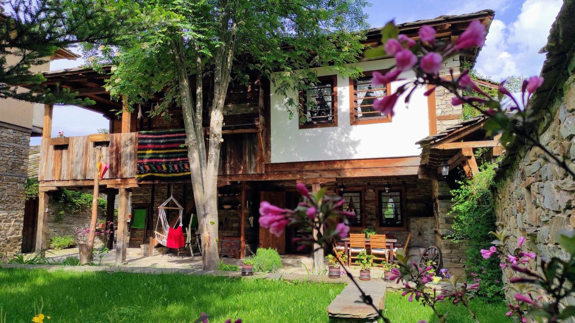 Kalinia Guesthouse B&B Kovačevica エクステリア 写真